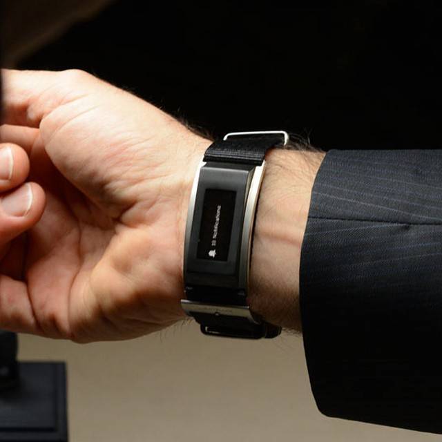 La e-strap en la muñeca del CEO Jérôme Lambert