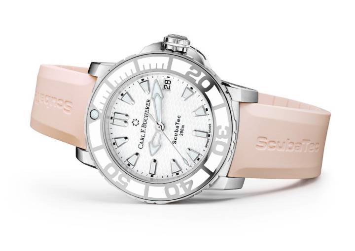 Los nuevos relojes Scubatec Lady cuentan con correas de goma en una selección de azul, verde, beige y coral y cuentan con un patrón de ondas blanco veraniego en la esfera. La resistencia al agua hasta 200 m, un bisel giratorio unidireccional en acero y cerámica y un movimiento automático se unen en el paquete perfecto para todas las aventuras tanto en tierra como bajo el agua.