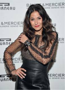 Emmanuel Chriqui vistiendo Baume & Mercier