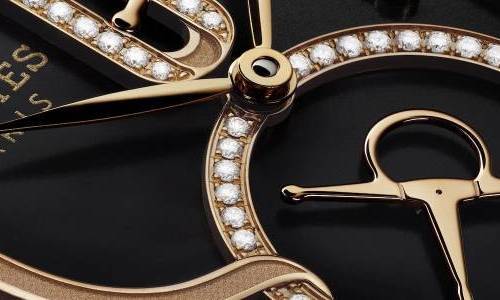 Hermès presenta el Arceau Grand Tralala de 34 mm Brides et Mors