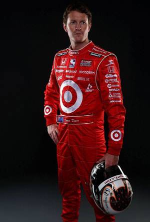 Graham, en la delantera junto a Scott Dixon