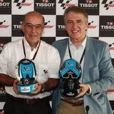 Carmelo Ezpeleta, CEO de Dorna Sports (izquierda) y François Thiébaud, CEO de Tissot