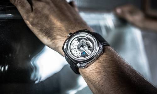 Sevenfriday evoluciona con la nueva serie V