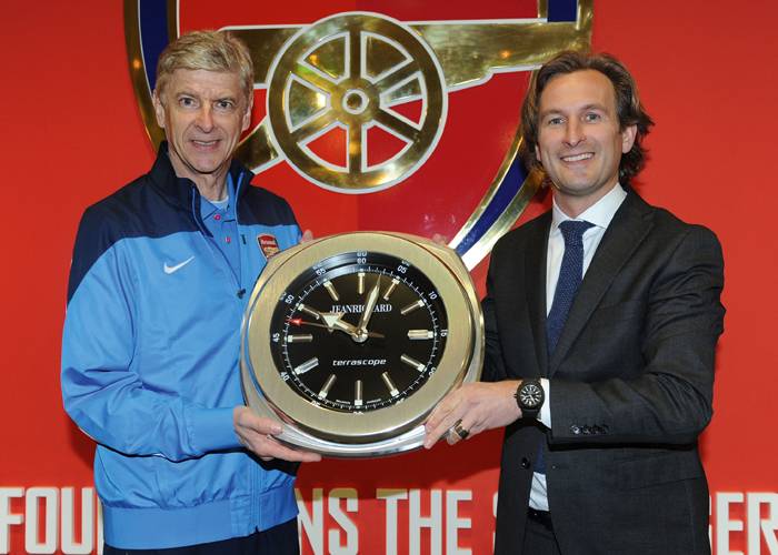 Bruno Grande con el durante largo tiempo manager del Arsenal, Arsene Wenger