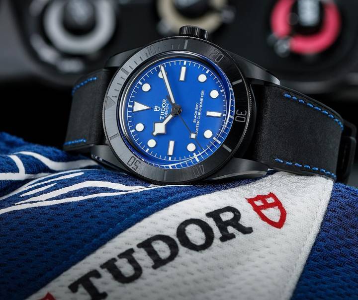 Tudor lanza al mercado al por menor el modelo exclusivo Black Bay Ceramic “Blue” del equipo Tudor F1 