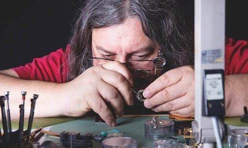 Eric Coudray, El constructor de movimientos que “no soporta los relojes”
