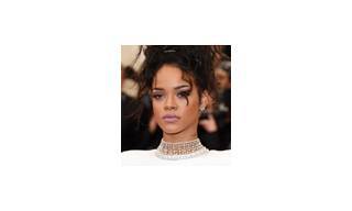 Rhianna y Victoria Beckham Llevando Jacob & Co en la Gala MET