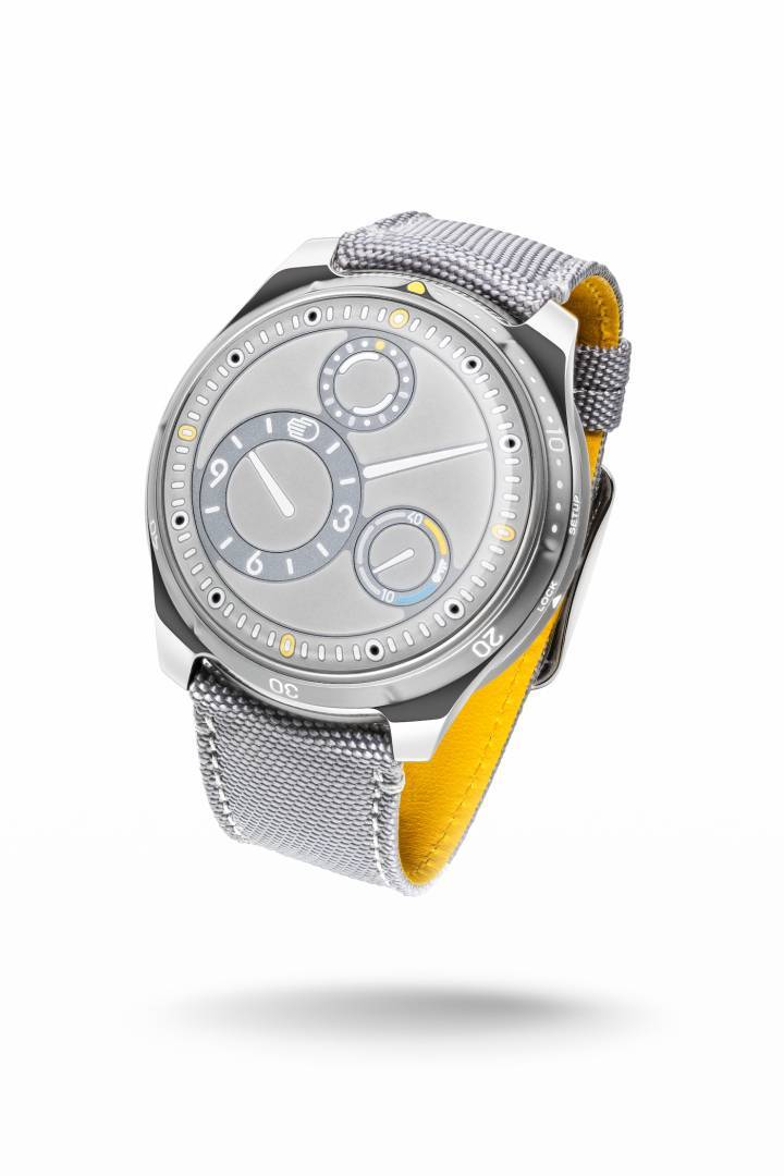 Ressence Type 5 L evoca un encuentro luminiscente