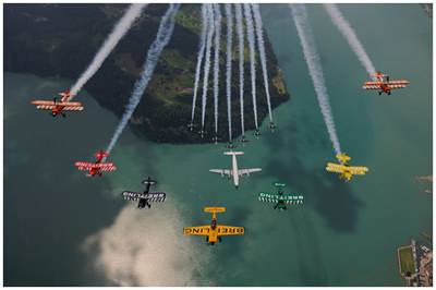 La escuadra de Breitling vuela en formación