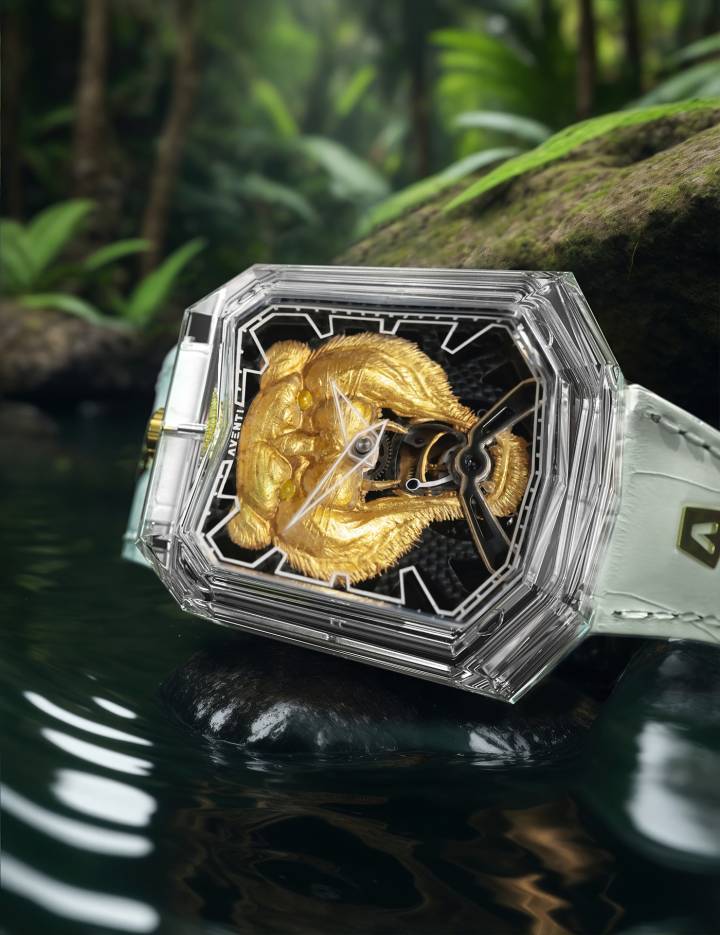 El reloj Golden Tiger de Aventi presenta una esfera de zafiro Intaglio meticulosamente tallada a mano, que presenta una brillante esfera de tigre invertida forrada con oro de 24k. Cada elemento, desde la pulsera de cocodrilo de agua salada hasta el movimiento de titanio de grado 5, grita una calidad incomparable.