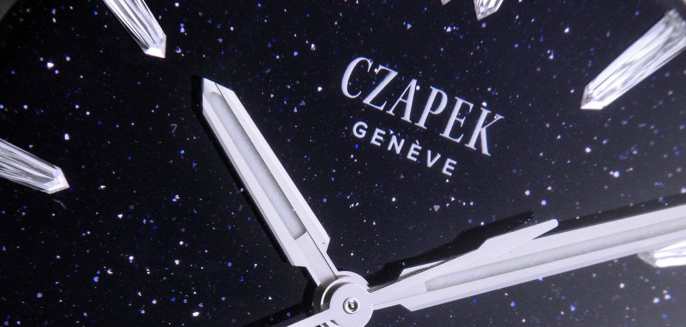 Czapek Antarctique Polar Sky & Flying Diamonds aporta un encanto contrastante