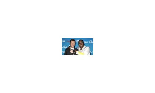 Ryan Seacrest presentador de American Idol Vistiendo Relojes Zenith