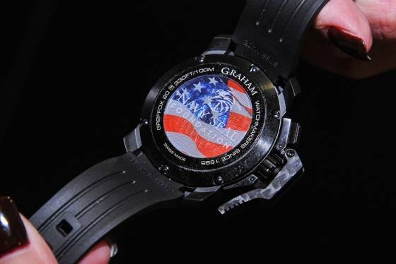 El cronógrafo de sangre caliente rinde homenaje a los Navy Seals