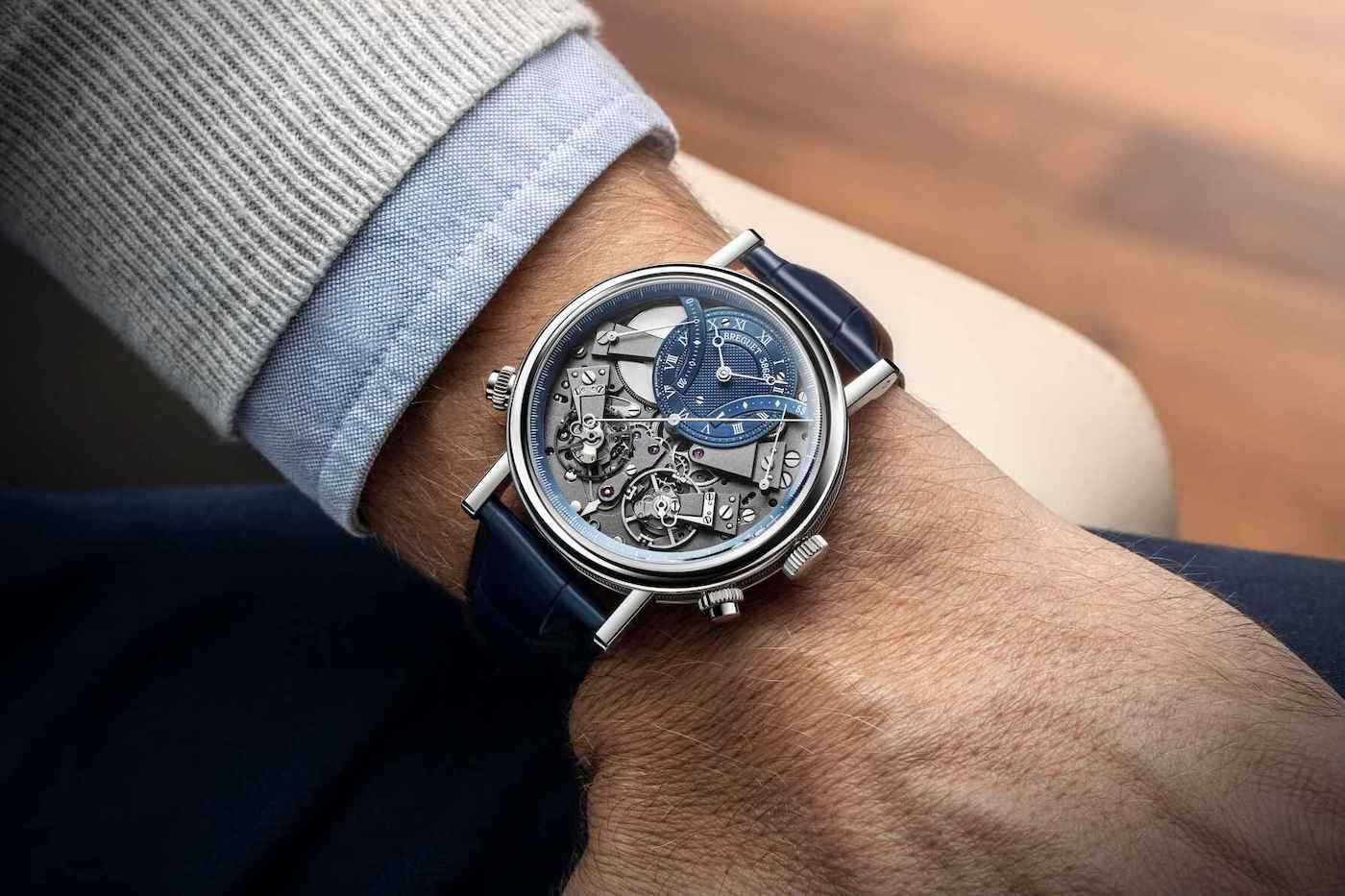 «Breguet Blue» adorna el Tradition Chronographe Indépendant 7077