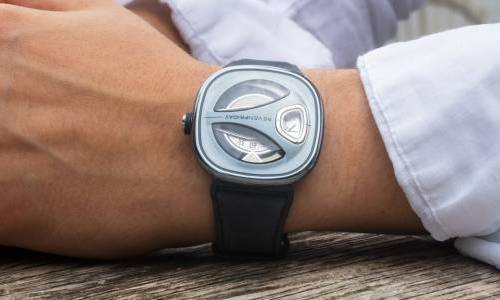 La nueva serie ME3/01 de SevenFriday, también conocida como “Stone blue”