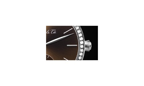 Hautlence: Bautismo de fuego para un holding familiar