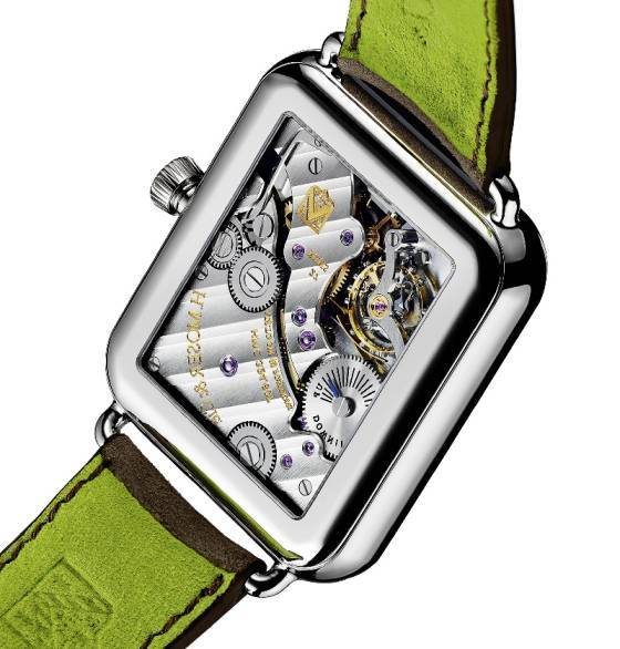 El Swiss Alp Watch toma un poco del Apple Watch