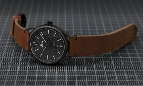 El Sinn 1800 S Damaszener, de acero con un toque novedoso