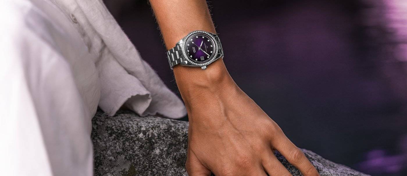 Norqain le da glamour al Adventure Sport 37 mm Purple Gradient