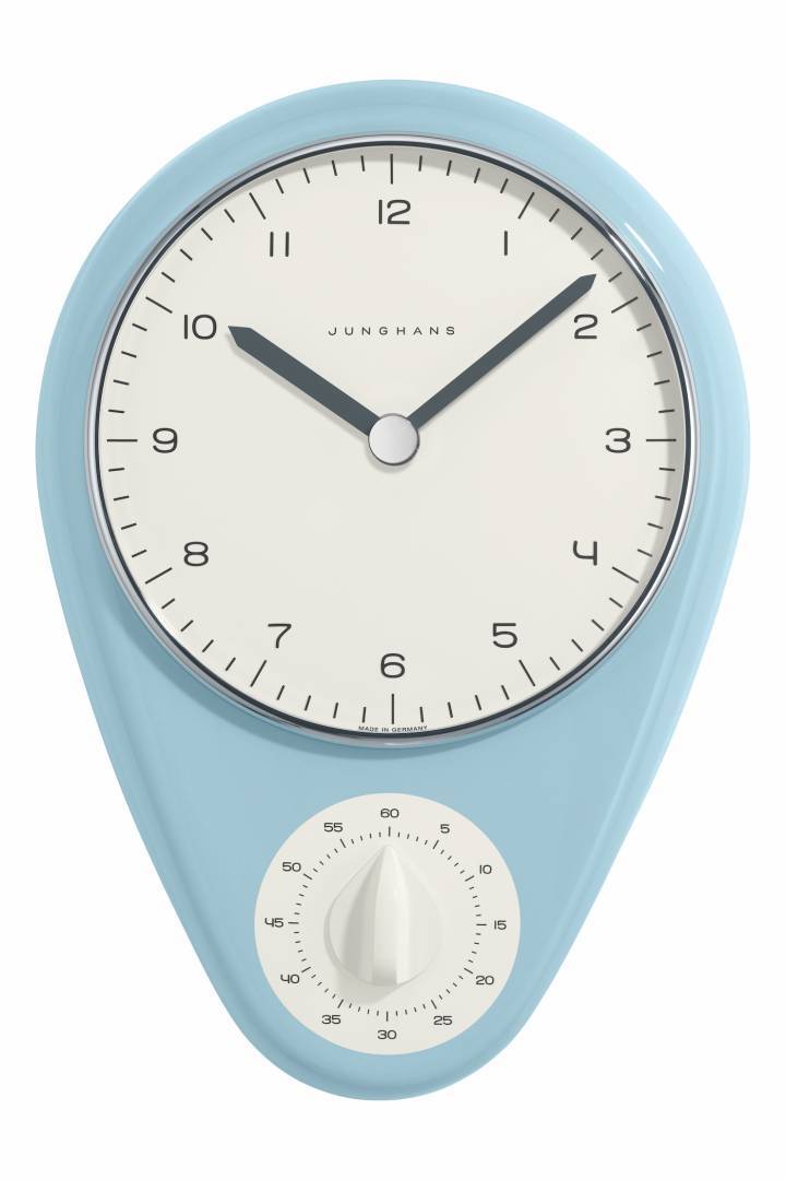 Para el 160 aniversario de Junghans: una reedición del famoso Max Bill Küchenuhr (Reloj de cocina). Movimiento radiocontrolado J761 (transmisor Europeo DCF77). Longitud: 252 mm