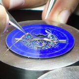 Preparando una esfera en esmalte cloisonné