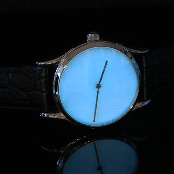 La Glowing Urushi de Angular Momentum