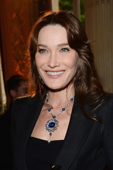 La musa de Bulgari Carla Bruni Sarkosy luciendo un collar de la colección High Jewellery de Bulgari