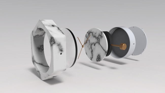 El reloj está hecho de genuino marmol, con la excepción del movimiento