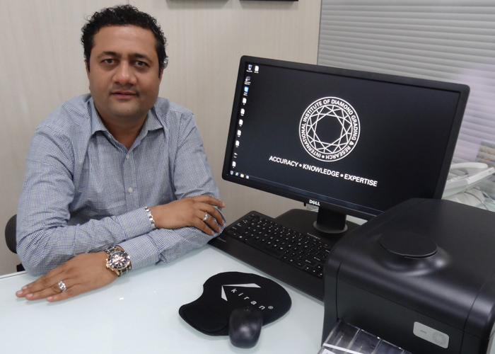 Mr Dinesh Lakhani