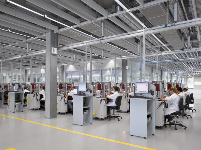 El interior de los nuevos taleres de Rolex en Bienne, Suiza