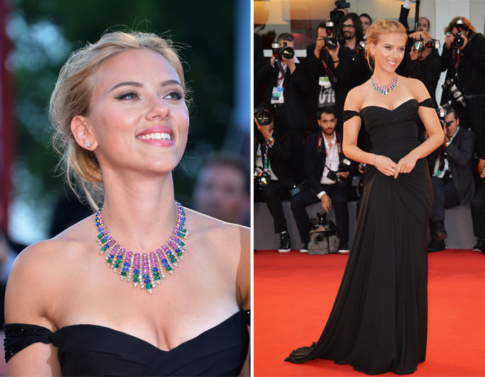 Scarlett Johansson luciendo un collar de Alta Joyería & y unos magnificos pendientes de la colección Flora de Bulgari