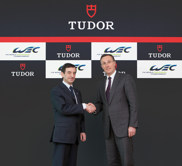 Pierre Fillon, Presidente del Automobile Club de l'Ouest (ACO), izquierda, y Philippe Peverelli, Director General de Montres Tudor SA.