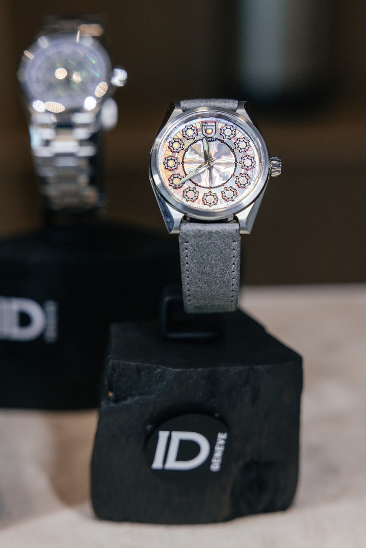La última colección de ID Genève, Elements, se inspira en los elementos de la naturaleza. Se presenta el modelo Fifth Element, edición limitada de 50 piezas.