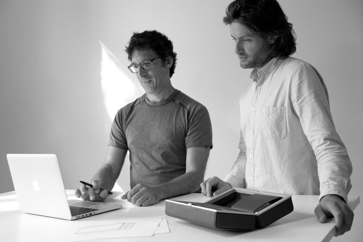 Simon Maltais y Charles Girard Tremblay, los fundadores de la marca, se conocieron mientras estudiaban ingeniería en Montreal.