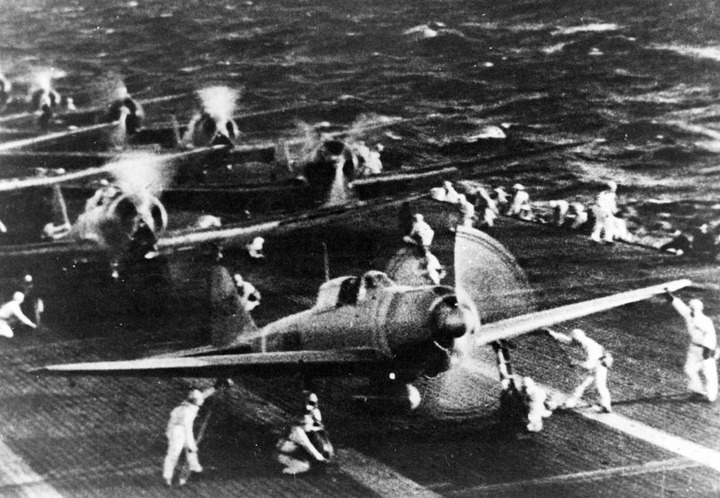 El puente de un portaaviones Japonés.