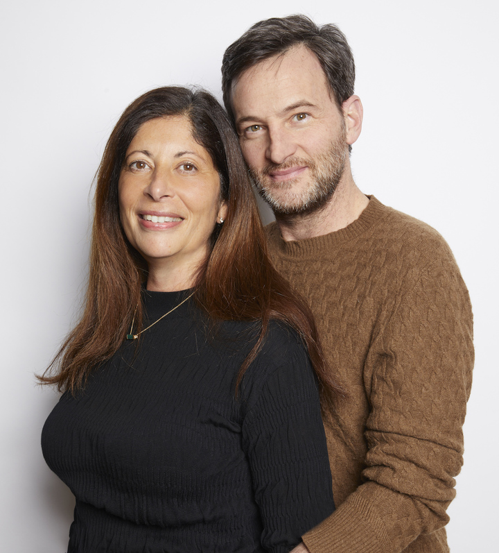 Byrne Watch, lanzado en agosto de 2022, es una creación de Claire Cohen y John Byrne. 
