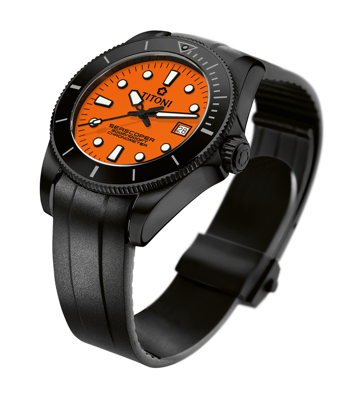 SEASCOPER 83300 B-BK-R-715 (Ø42.00mm). Edición limitada (100 piezas en todo el mundo). Caja de acero inoxidable con revestimiento DLC. Esfera naranja y bisel cerámico negro. SW200-1, certificado de cronómetro (COSC). Resistencia al agua: hasta 300 m (30 ATM). Correa de caucho.