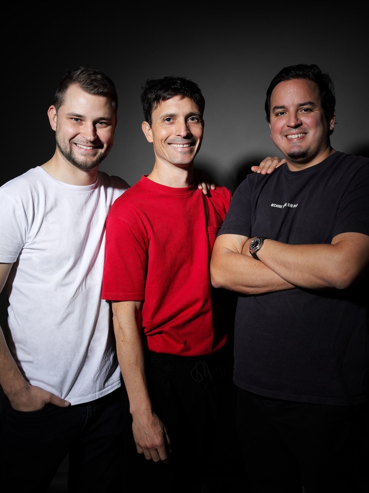 Cofundadores de ID Genève (de izquierda a derecha): Cédric Mulhauser, Director de Operaciones y relojero, Singal Depéry, Diseñador, y Nicolas Freudiger, CEO.